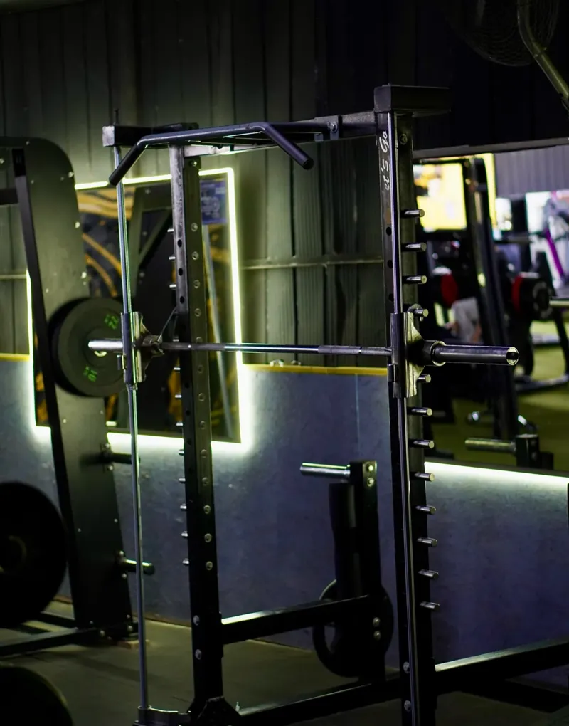 Sala de poleas de Status Fitness